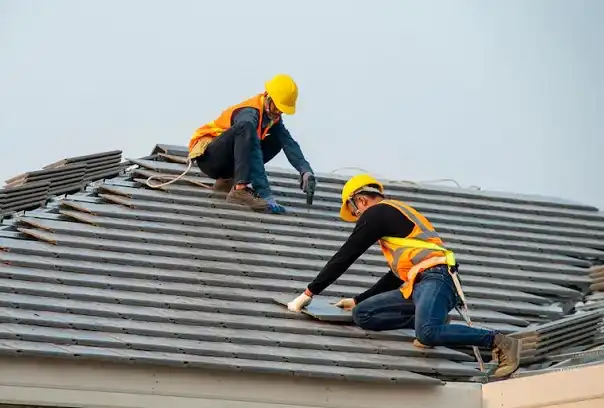 Workers-replacing-roof_1